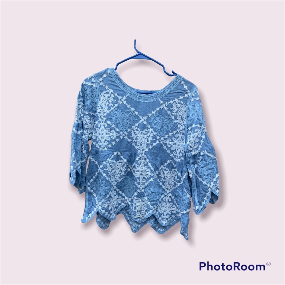 Kindred brand blouse size small